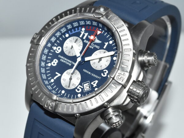 Breitling Chrono Avenger 44 M1