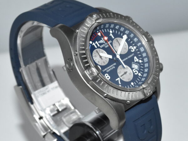 Breitling Chrono Avenger 44 M1