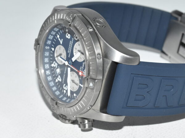 Breitling Chrono Avenger 44 M1