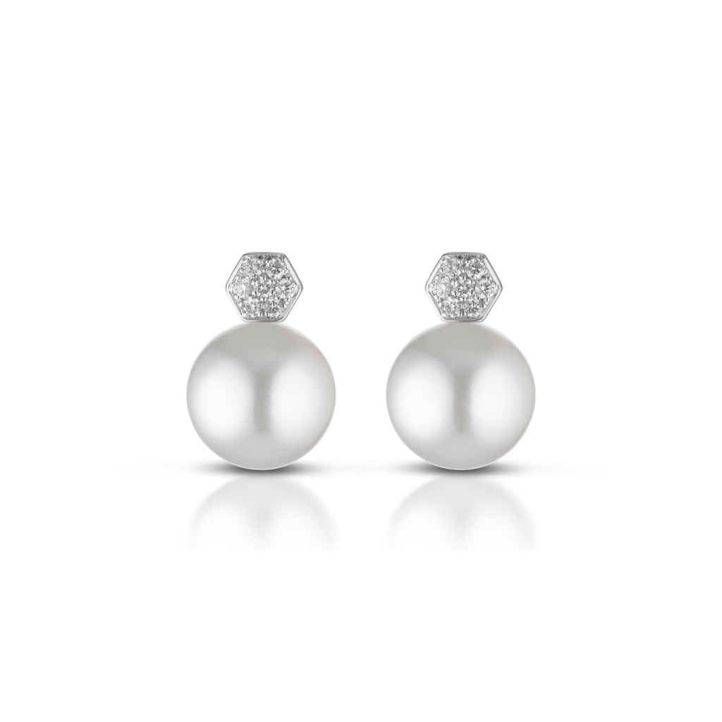 Wit gouden parel oorstekers met diamanten, pavé