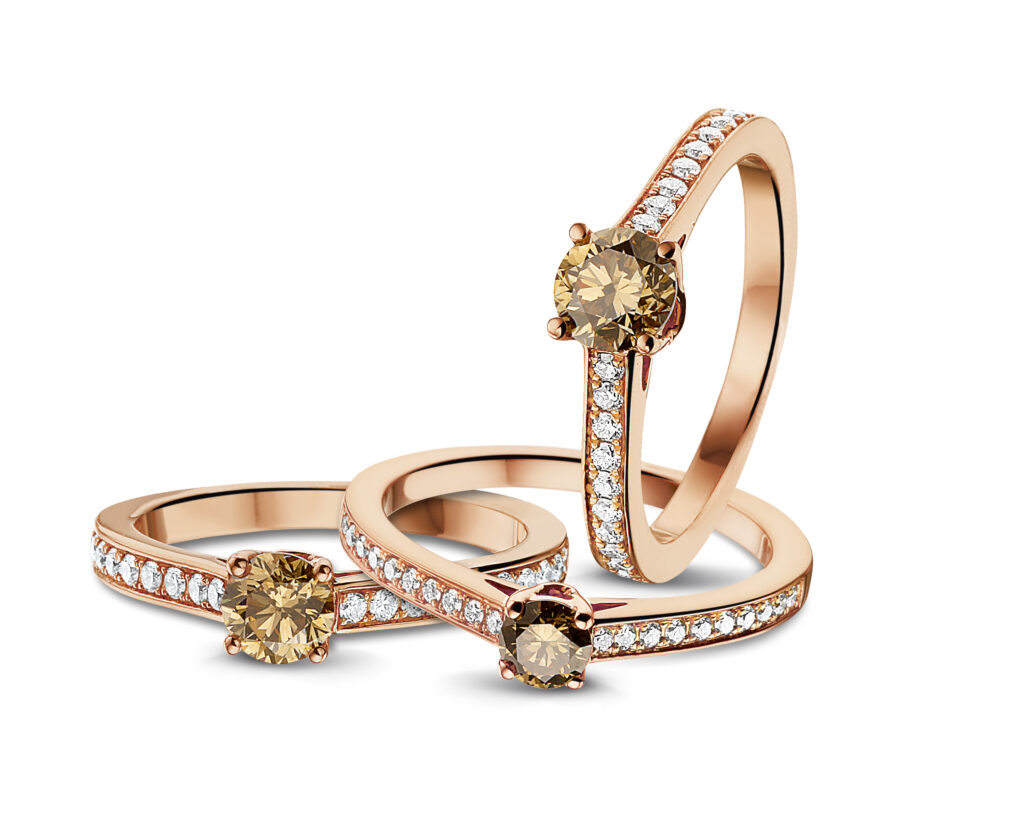 Rosé gouden ring met diamanten en champagne diamant