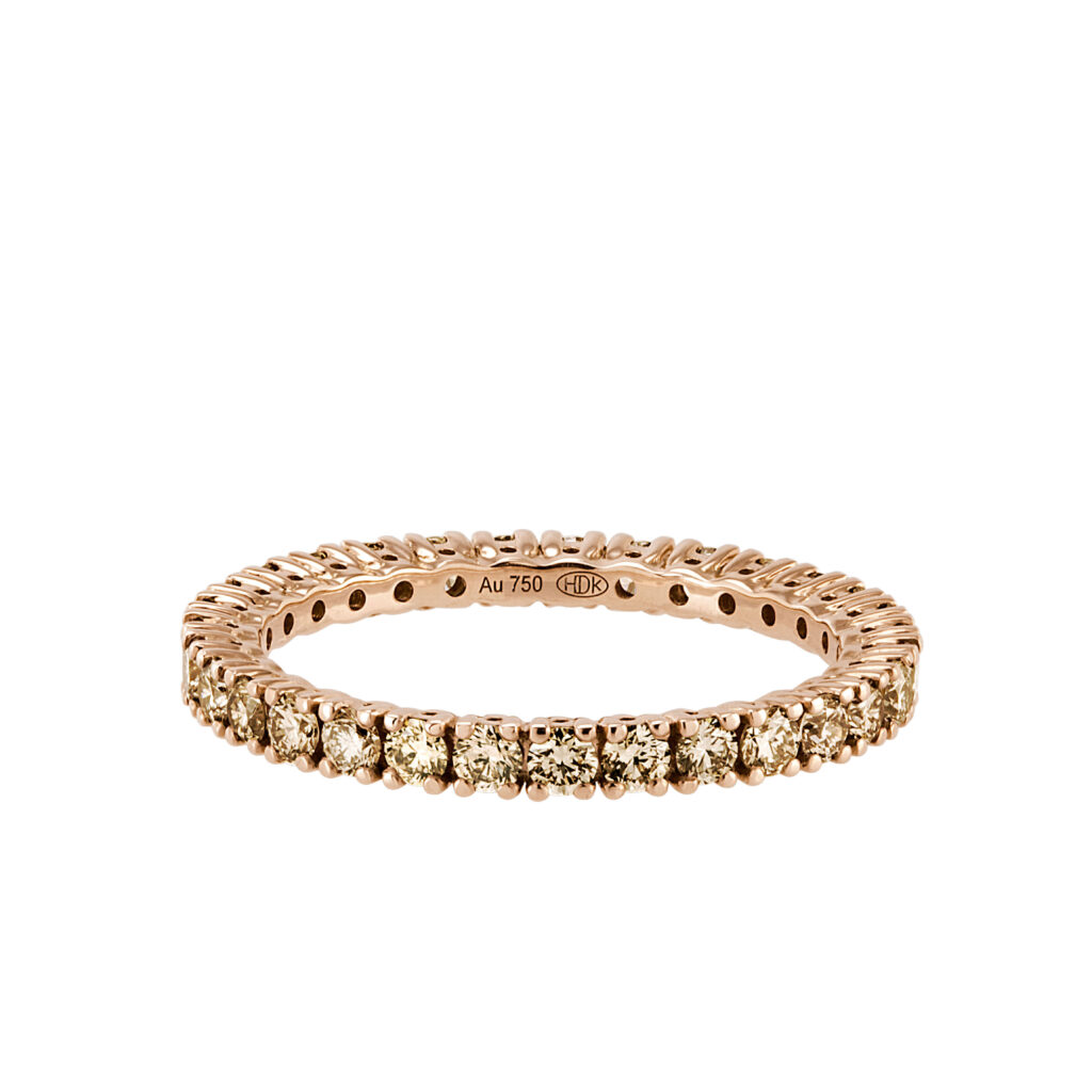 Rosé gouden ring, rondom bezet met champagne diamanten