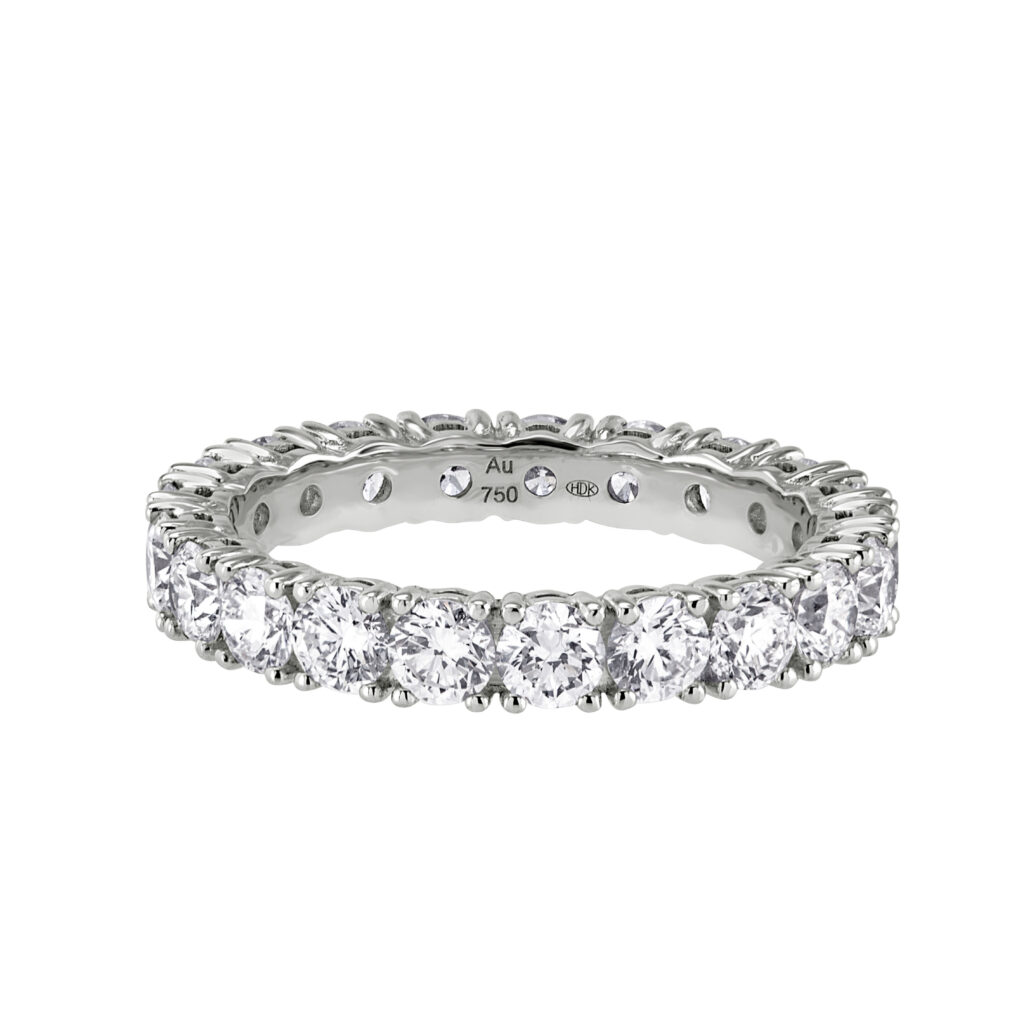 Wit gouden ring met diamanten