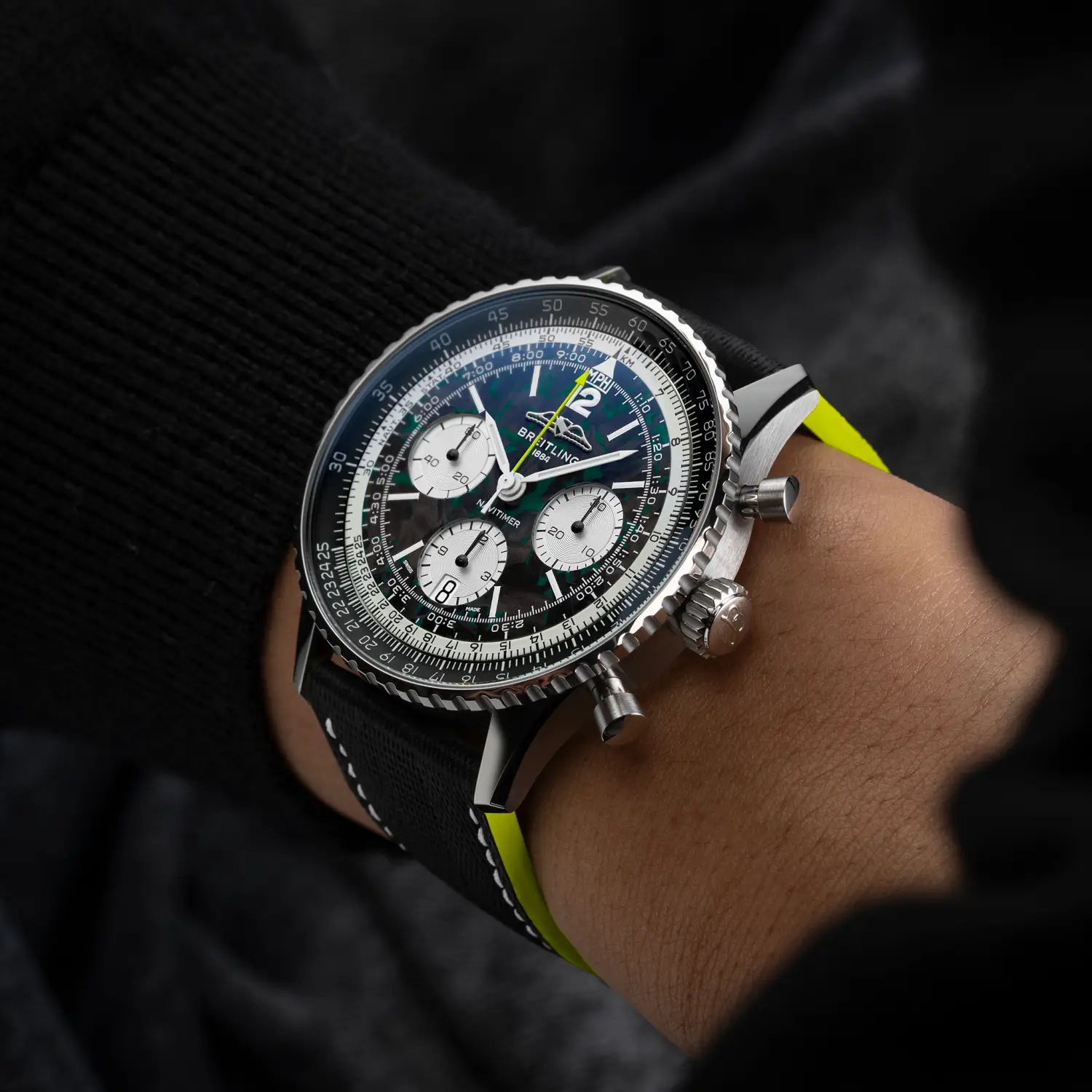 navitimer b01 chronograph 43 aston martin aramco formula one™ team - EB01381A1B1X1