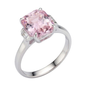 Wit gouden ring met kunziet en diamanten