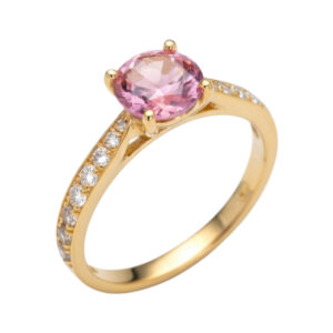 geel gouden ring met toermalijn en diamanten.