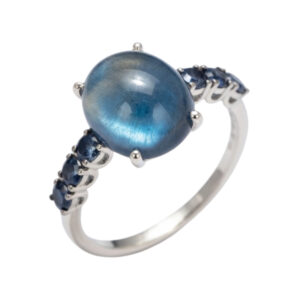 Wit gouden ring met Londen blue topaas en saffier