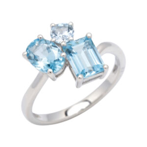 Wit gouden ring met aquamarijn
